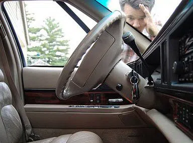 Universal Locksmith Store West Covina, CA 626-382-3553 - 20-Car-Lockout